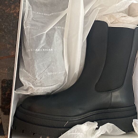 New in Box Good American Pull on Combat Chelsea Boots Size 11 - Picture 4 of 13